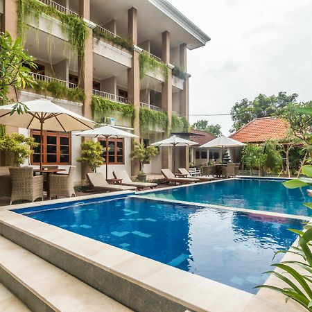 Zen Rooms Basic Kuta Kubu Anyar Exterior photo