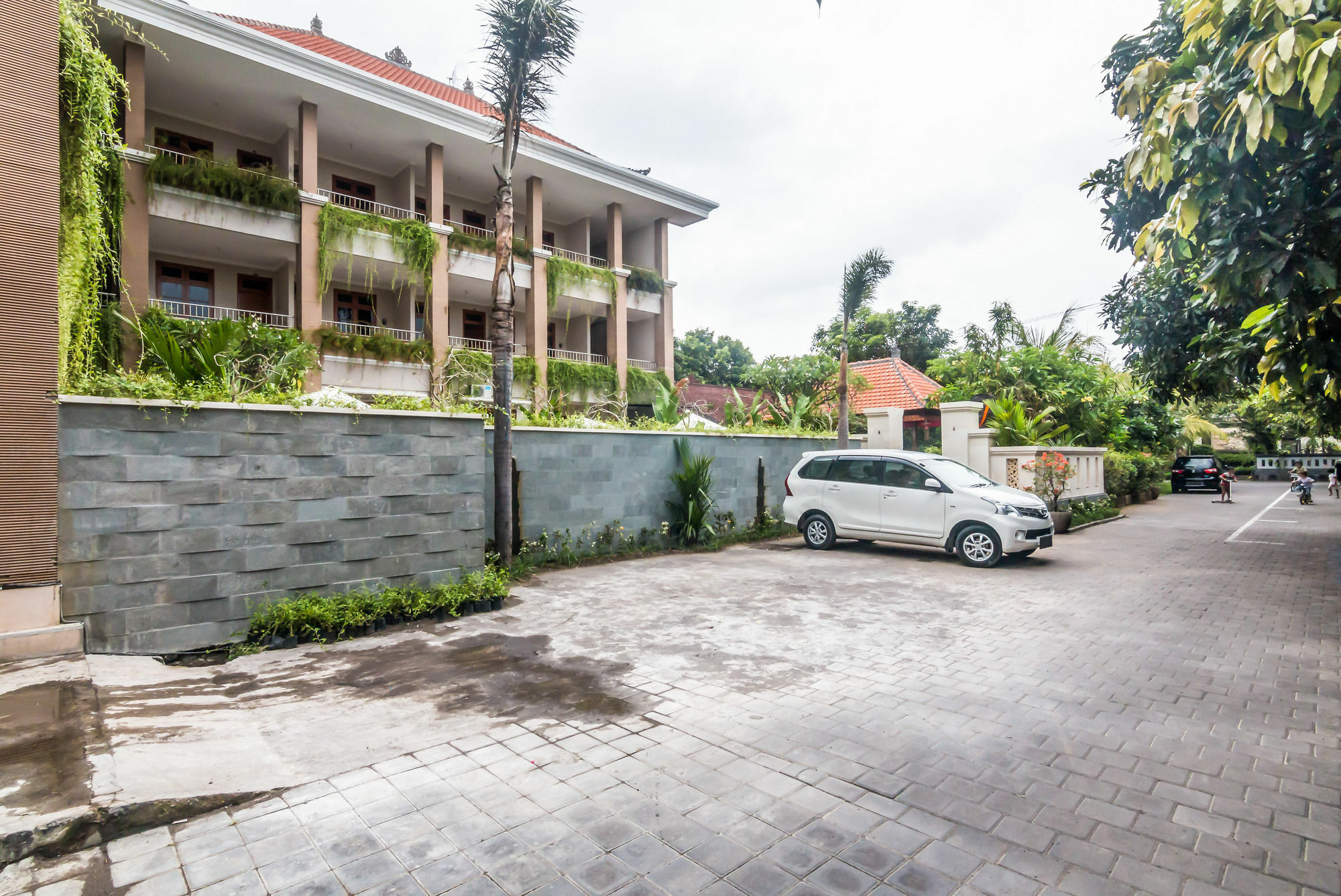 Zen Rooms Basic Kuta Kubu Anyar Exterior photo